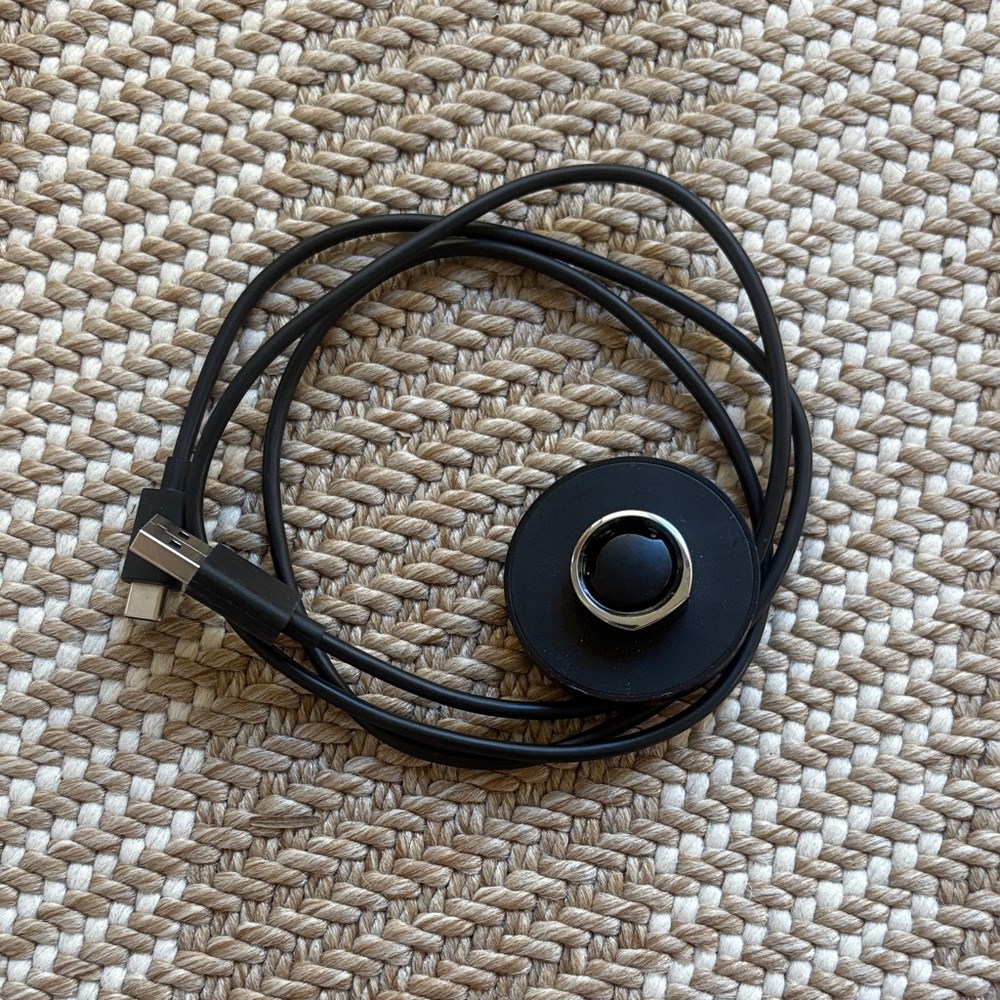 Oura Ring (Silver) with Black Charging Adapter